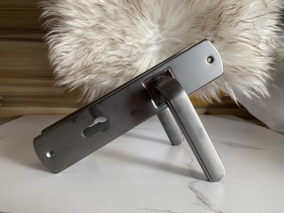 LOEWE CLASSIC HANDLE